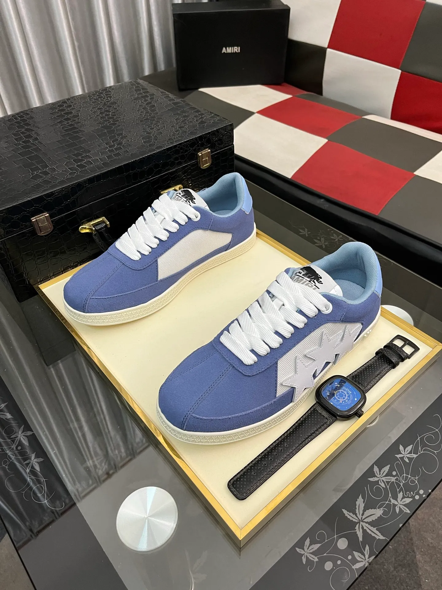 Men's shoes 💰420⌚️⌚️《AMIR*》New men's low-top casual sports sneakers bone shoes, another pair of irresistible bone shoes. Bone shoes are one of AMIRI's most popular items. They use first-layer cowhide uppers. The side bones are made of two cowhide laminations. They have a three-dimensional feel. The leather incisions are all oil-edged. Contrasting color design. Simple style. Fashionable sports. Customized metal LOGO nameplate to embellish shoelaces. Exclusive control of top version. Supports comparison. Breathable mesh lining Original rubber outsole A must-have item for daily leisure Suitable for various occasions Check it out if you are looking for high quality Super cool uppers Size: 38-445️⃣ Colors available